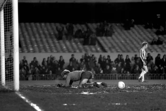 Framed Print : Football: Arsenal (4) vs. Newcastle United (0). March 1975 75-01516-049