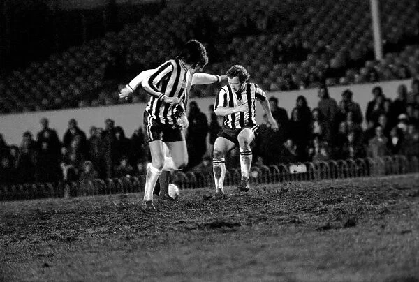 Football: Arsenal (4) vs. Newcastle United (0). March 1975 75-01516-001