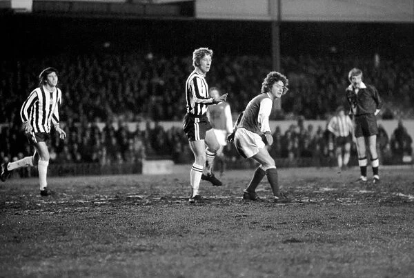 Football: Arsenal (4) vs. Newcastle United (0). March 1975 75-01516-070