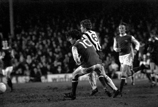 Football: Arsenal (4) vs. Newcastle United (0). March 1975 75-01516-066