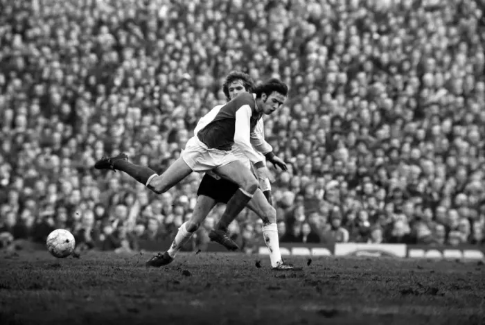 Framed Print : Football: Arsenal F. C. (2) vs. Liverpool F. C. (0). February 1975 75-00618-004 Framed Print : Football: Arsenal F. C. (2) vs. Liverpool F. C. (0). February 1975 75-00618-004