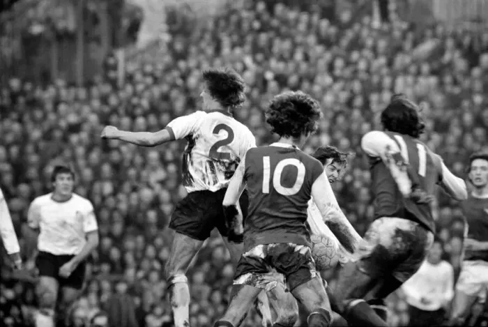 Framed Print : Football: Arsenal F. C. (2) vs. Liverpool F. C. (0). February 1975 75-00618-010 Framed Print : Football: Arsenal F. C. (2) vs. Liverpool F. C. (0). February 1975 75-00618-010