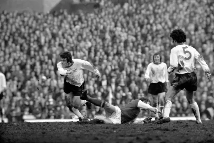 Framed Print : Football: Arsenal F. C. (2) vs. Liverpool F. C. (0). February 1975 75-00618-034 Framed Print : Football: Arsenal F. C. (2) vs. Liverpool F. C. (0). February 1975 75-00618-034