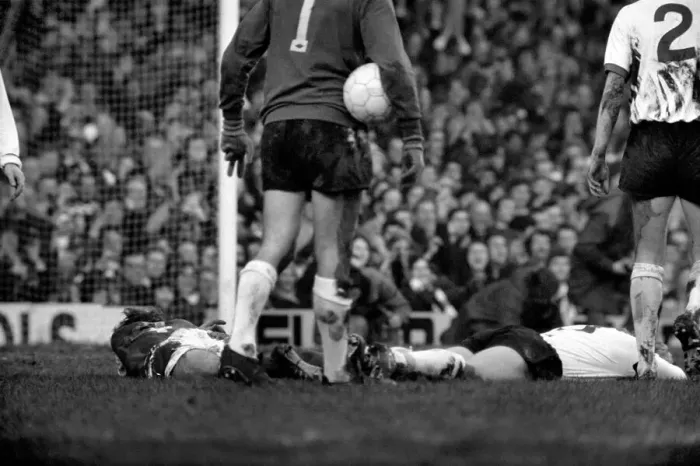 Framed Print : Football: Arsenal F. C. (2) vs. Liverpool F. C. (0). February 1975 75-00618-038 Framed Print : Football: Arsenal F. C. (2) vs. Liverpool F. C. (0). February 1975 75-00618-038