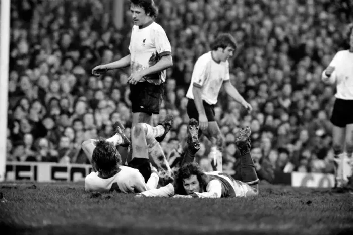 Framed Print : Football: Arsenal F. C. (2) vs. Liverpool F. C. (0). February 1975 75-00618-007 Framed Print : Football: Arsenal F. C. (2) vs. Liverpool F. C. (0). February 1975 75-00618-007