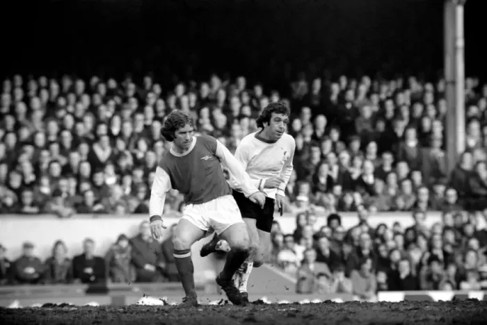 Framed Print : Football: Arsenal F. C. (2) vs. Liverpool F. C. (0). February 1975 75-00618-020 Framed Print : Football: Arsenal F. C. (2) vs. Liverpool F. C. (0). February 1975 75-00618-020