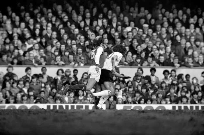 Framed Print : Football: Arsenal F. C. (2) vs. Liverpool F. C. (0). February 1975 75-00618-032 Framed Print : Football: Arsenal F. C. (2) vs. Liverpool F. C. (0). February 1975 75-00618-032