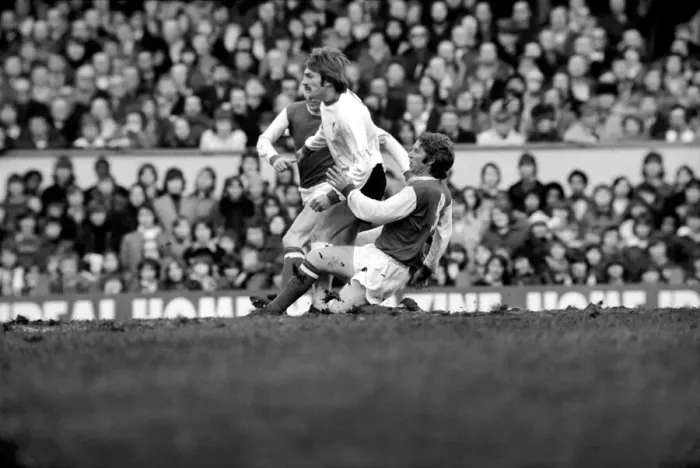 Framed Print : Football: Arsenal F. C. (2) vs. Liverpool F. C. (0). February 1975 75-00618-023 Framed Print : Football: Arsenal F. C. (2) vs. Liverpool F. C. (0). February 1975 75-00618-023