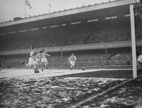 Football Arsenal v Manchester City SP 27  /  1  /  1952 XP0004
