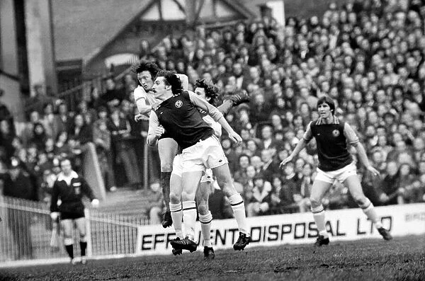 Football: Aston Villa F. C. (2) vs. Manchester United F. C. (0). February 1975 75-01047-064