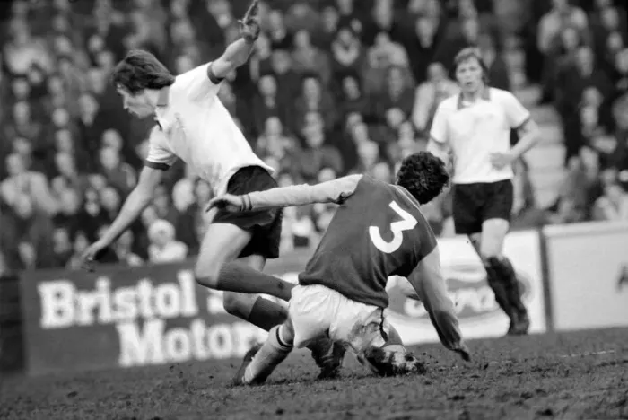 Framed Print : Football: Aston Villa F. C. (2) vs. Manchester United F. C. (0). February 1975 75-01047-051 Framed Print : Football: Aston Villa F. C. (2) vs. Manchester United F. C. (0). February 1975 75-01047-051