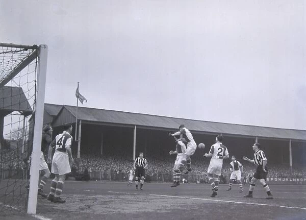 Football Blackburn v Newcastle Utd SP 30  /  3  /  1952 C1628  /  2