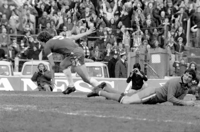 Framed Print : Football: Chelsea (2) vs. Luton (0). April 1977 77-02023-018 Framed Print : Football: Chelsea (2) vs. Luton (0). April 1977 77-02023-018