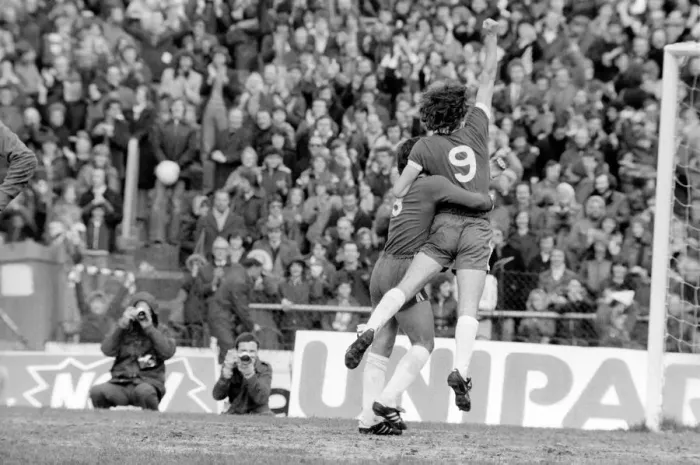 Framed Print : Football: Chelsea (2) vs. Luton (0). April 1977 77-02023-012 Framed Print : Football: Chelsea (2) vs. Luton (0). April 1977 77-02023-012