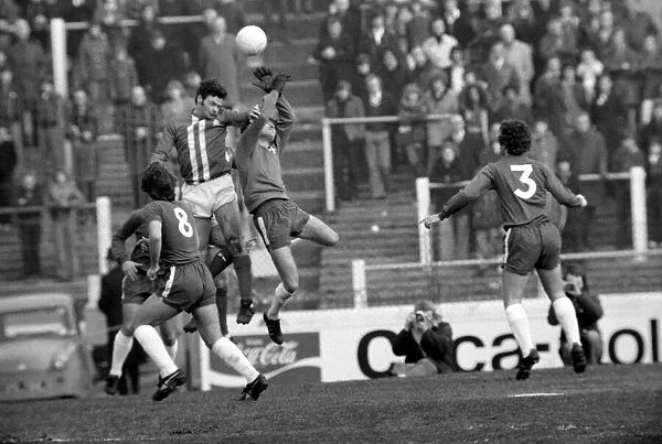 Football: Chelsea F. C. vs. Birmingham F. C. February 1975 75-00764-059