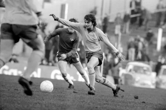 Framed Print : Football: Chelsea F. C. vs. Sheffield Wed. F. C. January 1975 75-00060-005