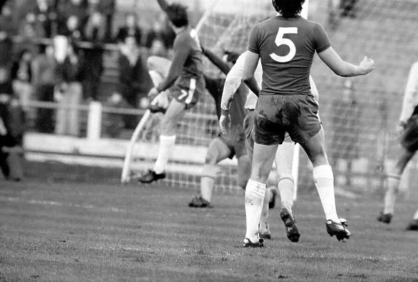 Football: Chelsea F. C. vs. Sheffield Wed. F. C. January 1975 75-00060-012