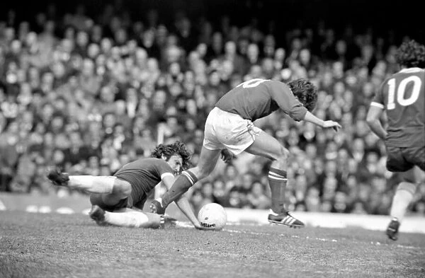 Football: Chelsea vs. Nottingham Forest. April 1977 77-02166-050