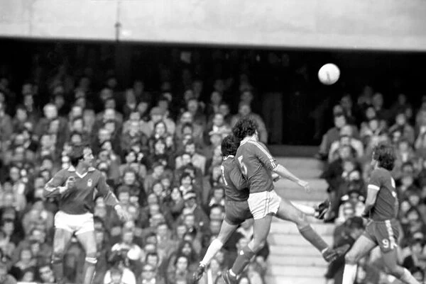 Football: Chelsea vs. Nottingham Forest. April 1977 77-02166-037