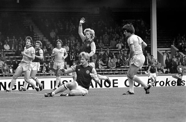 Football Division 1. Aston Villa 0 v. Everton 2. September 1980 LF04-26-001