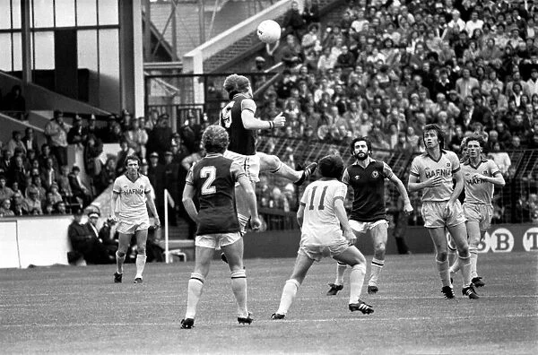 Football Division 1. Aston Villa 0 v. Everton 2. September 1980 LF04-26-029