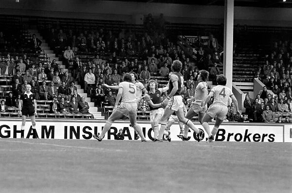 Football Division 1. Aston Villa 0 v. Everton 2. September 1980 LF04-26-009