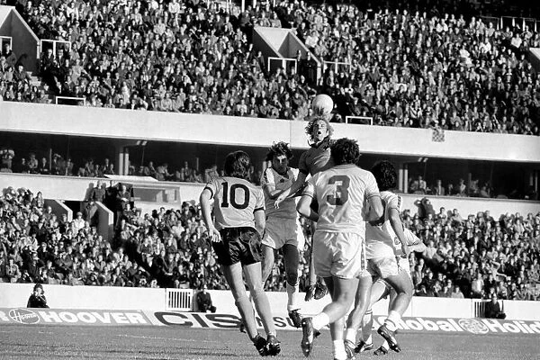 Football Division 1. Aston Villa 3 v. Tottenham Hotspur 0. October 1980 LF04-43-056