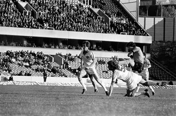 Football Division 1. Aston Villa 3 v. Tottenham Hotspur 0. October 1980 LF04-43-047