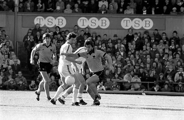 Football Division 1. Aston Villa 3 v. Tottenham Hotspur 0. October 1980 LF04-43-023