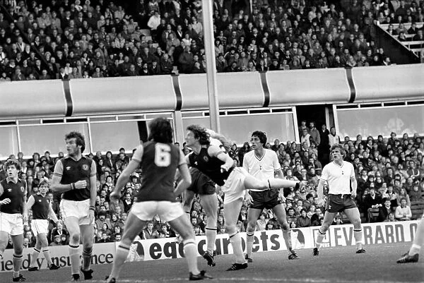 Football Division 1. Aston Villa 3 v. Tottenham Hotspur 0. October 1980 LF04-43-017
