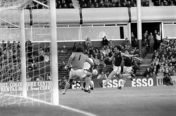 Football Division 1. Aston Villa 3 v. Tottenham Hotspur 0. October 1980 LF04-43-018