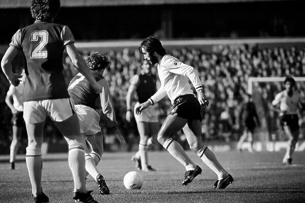 Football Division 1. Aston Villa 3 v. Tottenham Hotspur 0. October 1980 LF04-43-006