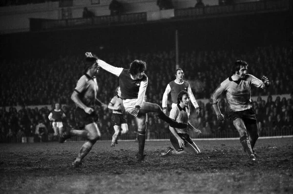 Football. F. A. Cup replay. Arsenal F. C. vs. Coventry City F. C. January 1975 75-00560-021