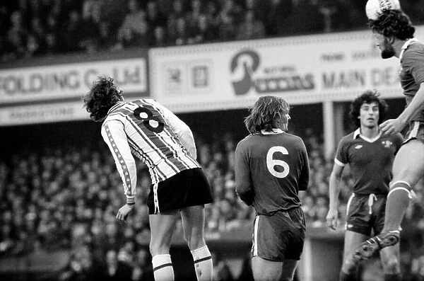 Football: F. A. Cup: Southampton (1) v. Chelsea (1). January 1977 77-00108-032