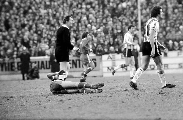 Football: F. A. Cup: Southampton (1) v. Chelsea (1). January 1977 77-00108-020