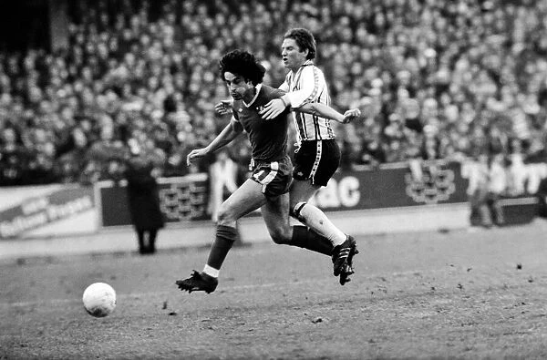 Football: F. A. Cup: Southampton (1) v. Chelsea (1). January 1977 77-00108-005