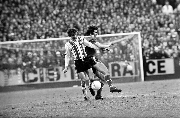 Football: F. A. Cup: Southampton (1) v. Chelsea (1). January 1977 77-00108-007