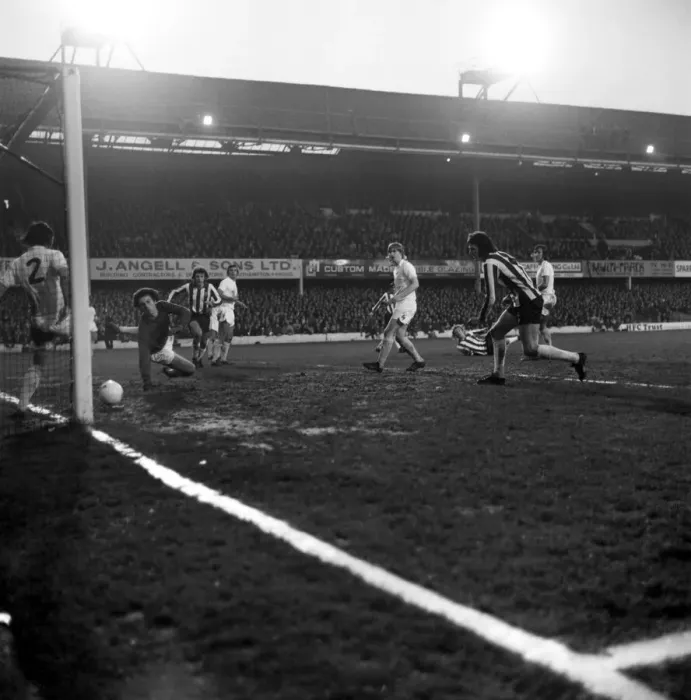 Framed Print : Football: F. A. Cup: Southampton F. C. vs. West Ham F. C. Crabbe (Soton) tries a header Framed Print : Football: F. A. Cup: Southampton F. C. vs. West Ham F. C. Crabbe (Soton) tries a header
