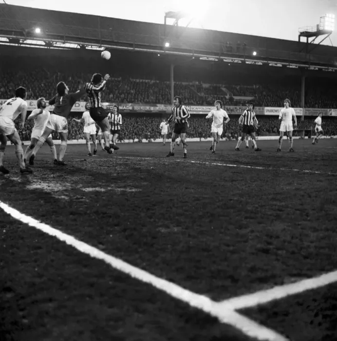 Framed Print : Football: F. A. Cup: Southampton F. C. vs. West Ham F. C. Mervyn Day West Ham goalkeeper Framed Print : Football: F. A. Cup: Southampton F. C. vs. West Ham F. C. Mervyn Day West Ham goalkeeper