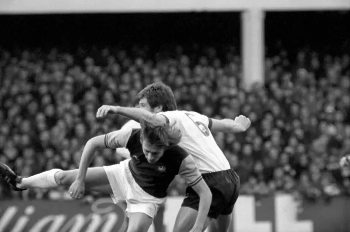 Framed Print : Football: F. A. Cup: West Ham F. C. (0) vs. Liverpool F. C. (2). January 1976 76-00045-035 Framed Print : Football: F. A. Cup: West Ham F. C. (0) vs. Liverpool F. C. (2). January 1976 76-00045-035