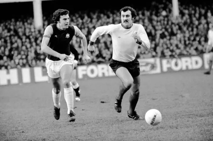 Framed Print : Football: F. A. Cup: West Ham F. C. (0) vs. Liverpool F. C. (2). January 1976 76-00045-021 Framed Print : Football: F. A. Cup: West Ham F. C. (0) vs. Liverpool F. C. (2). January 1976 76-00045-021