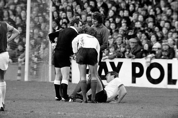 Football: F. A. Cup: West Ham F. C. (0) vs. Liverpool F. C. (2). January 1976 76-00045-047