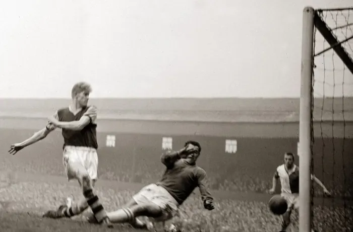 Framed Print : Football FA Cup Quarter Final Burnley v Blackburn Rovers March 1960 Framed Print : Football FA Cup Quarter Final Burnley v Blackburn Rovers March 1960