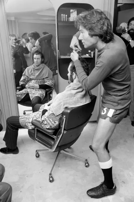 Framed Print : Football fan Vidal Sassoon made a solemn promise that if Chelsea reached the final of