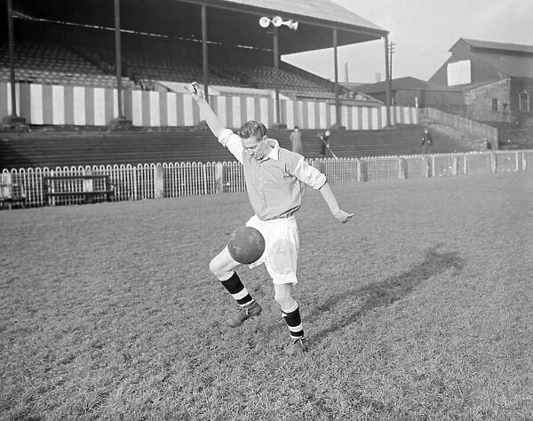 Football J Shaw Rotherham Utd 24  /  11  /  1951 B5496  /  2