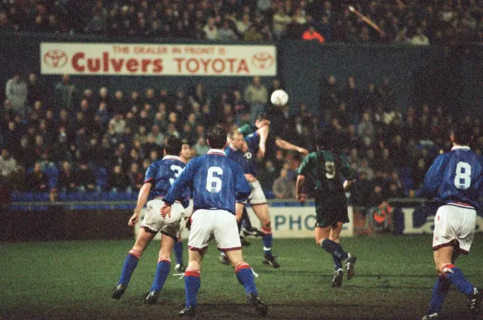 Framed Print : Football League Division 1 match, Oldham 1 - 0 Middlesbrough. 5th April 1995
