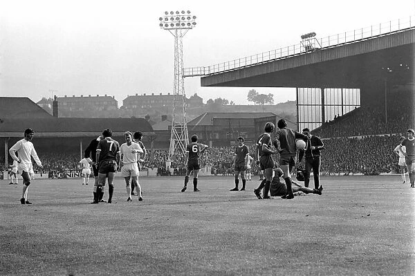 Football: Leeds United (1) v. Liverpool (0). September 1971 71-12020-030