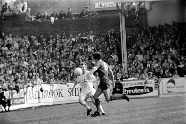 Football: Leeds United (1) v. Liverpool (0). September 1971 71-12020