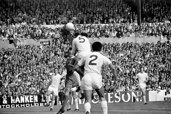 Football: Leeds United (1) v. Liverpool (0). September 1971 71-12020-052