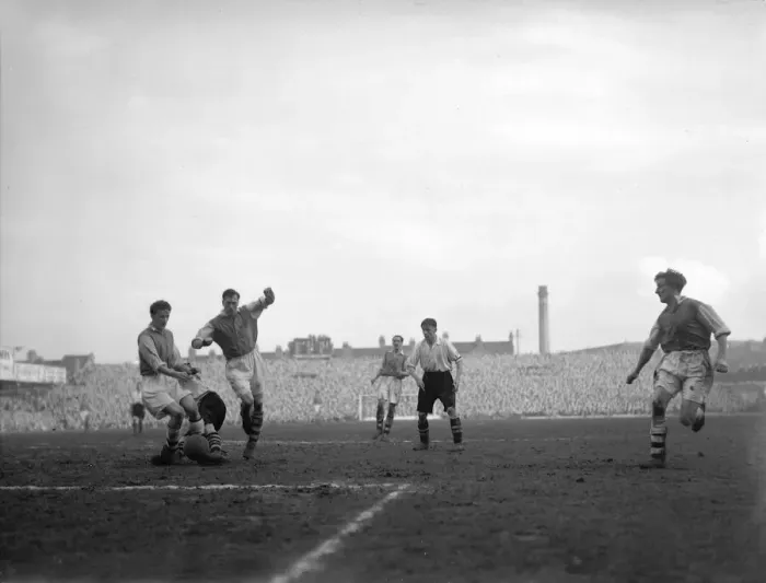 Framed Print : Football Luton v Arsenal SP 9 / 3 / 1952 C1190 / 1 Framed Print : Football Luton v Arsenal SP 9 / 3 / 1952 C1190 / 1